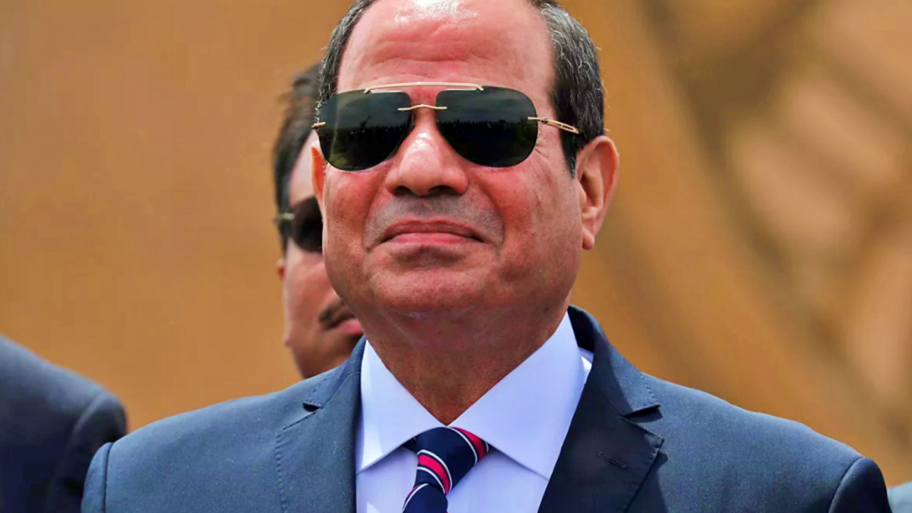Mısır lideri Sisi: OHAL'i kaldırmaya karar verdim!