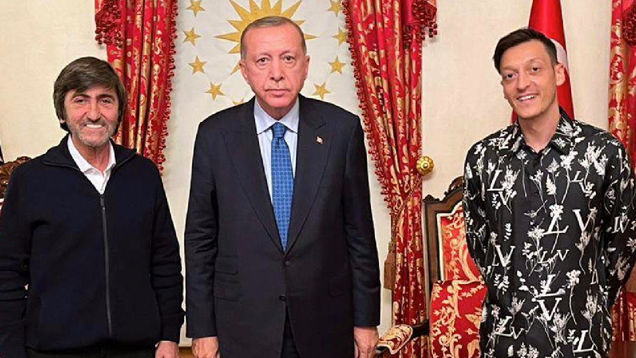 Rıdvan Dilmen ve Mesut Özil, Cumhurbaşkanı Erdoğan ile görüştü