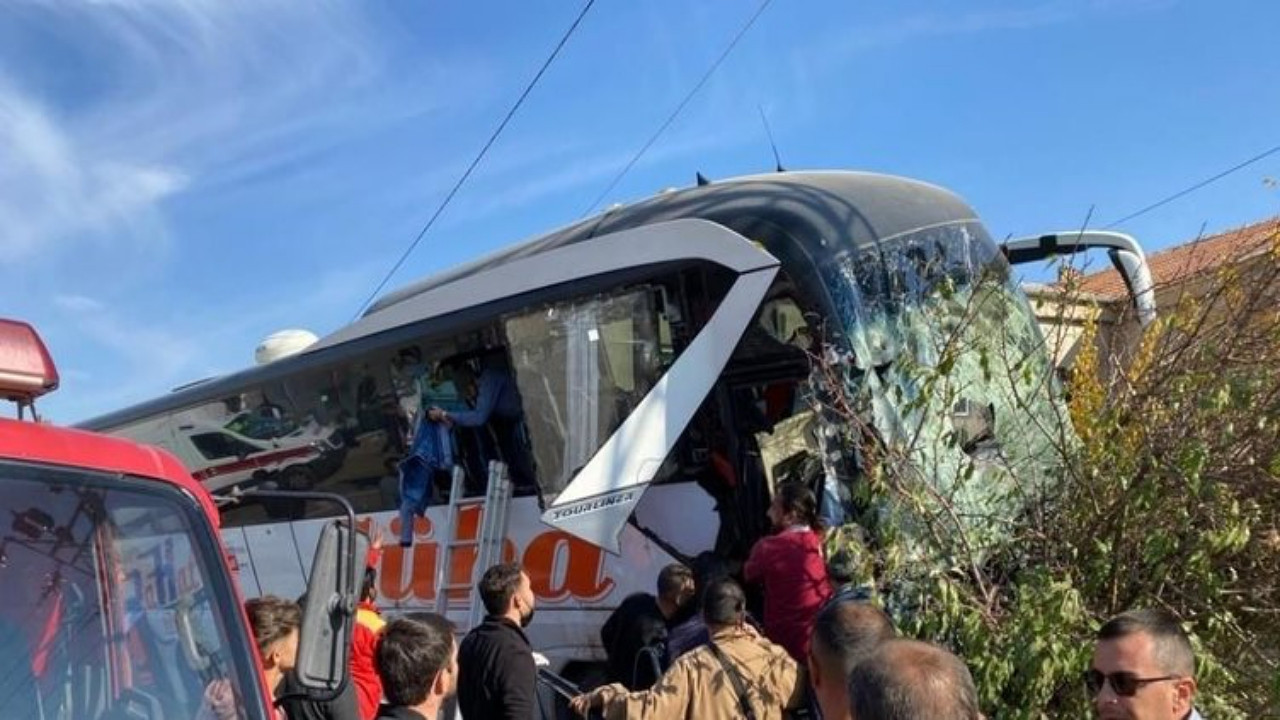 Kayseri'de yolcu otobüsü ile kamyonet çarpıştı: Ölü ve yaralılar var!