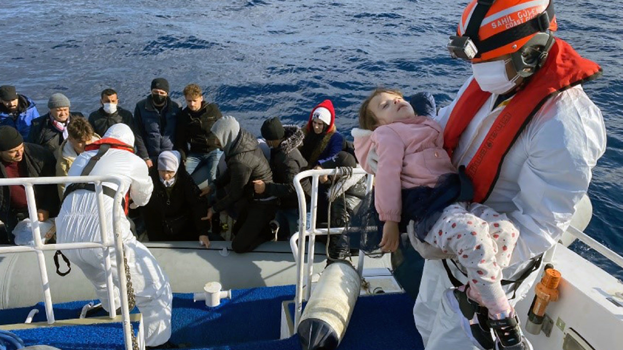 Yunanistan'ın göçmenlere zulmü kadın-çocuk dinlemiyor