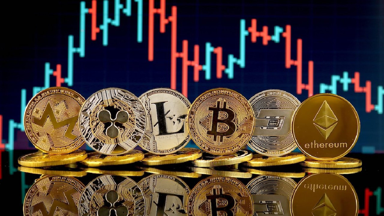 Kripto para piyasasında sert düşüş: Bitcoin 42 bin dolara kadar geriledi