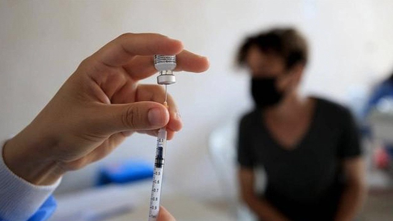 Avrupa'da artan vakaların nedeni aşıdan kaçan varyant mı? Uzmanlardan uyarı geldi...