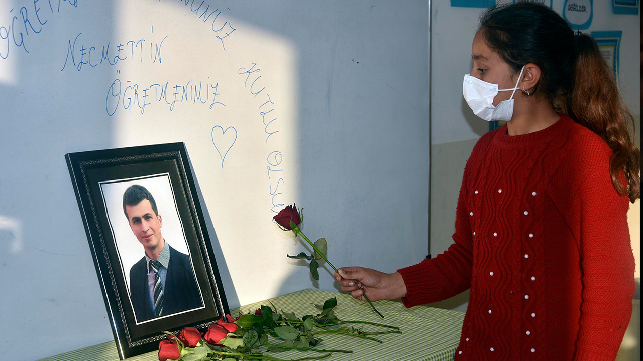 PKK'lı teröristlerin şehit ettiği Necmettin öğretmen, Öğretmenler Günü'nde unutulmadı