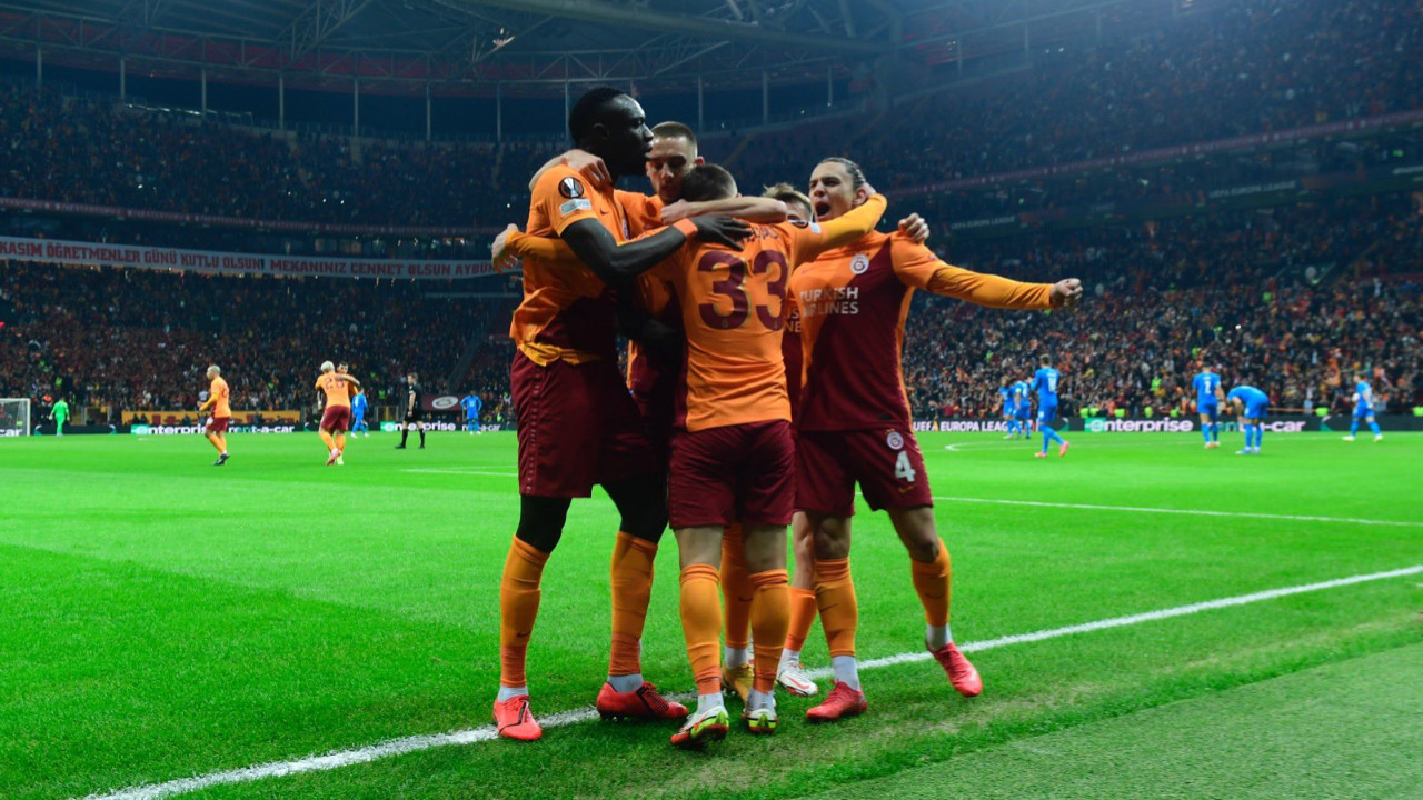 Galatasaray'dan Marsilya karşısında gol şov... Cim Bom, Avrupa Ligi'nde gruptan çıkmayı garantiledi