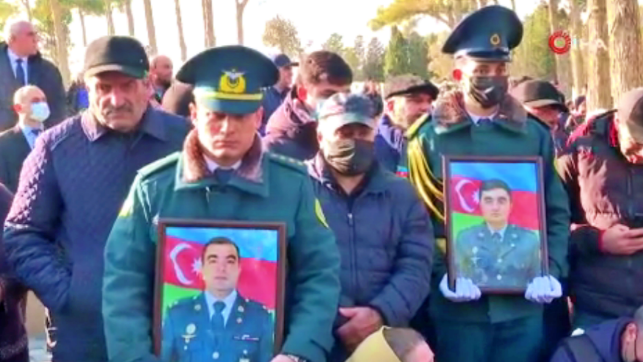 Can Azerbaycan'daki helikopter kazasında şehit olanlar defnedildi