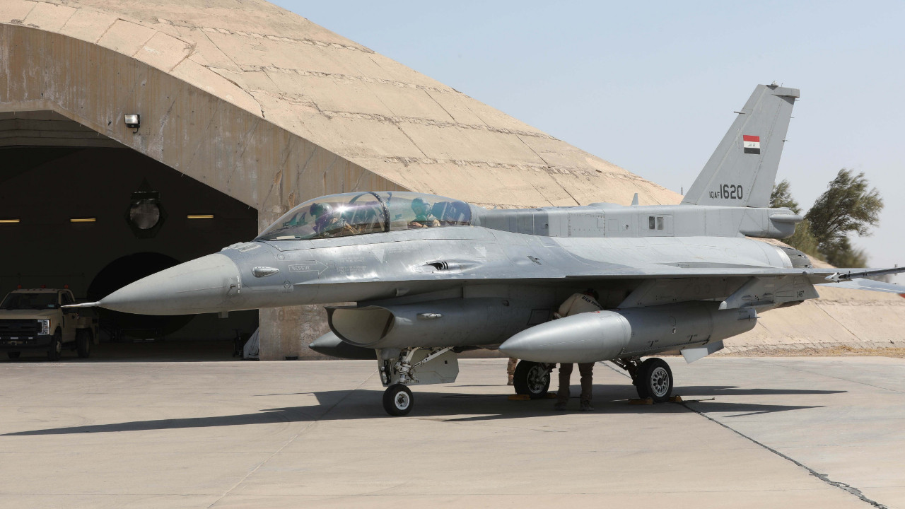 Irak Hava Kuvvetleri'nden DAEŞ'e hava saldırısı1
