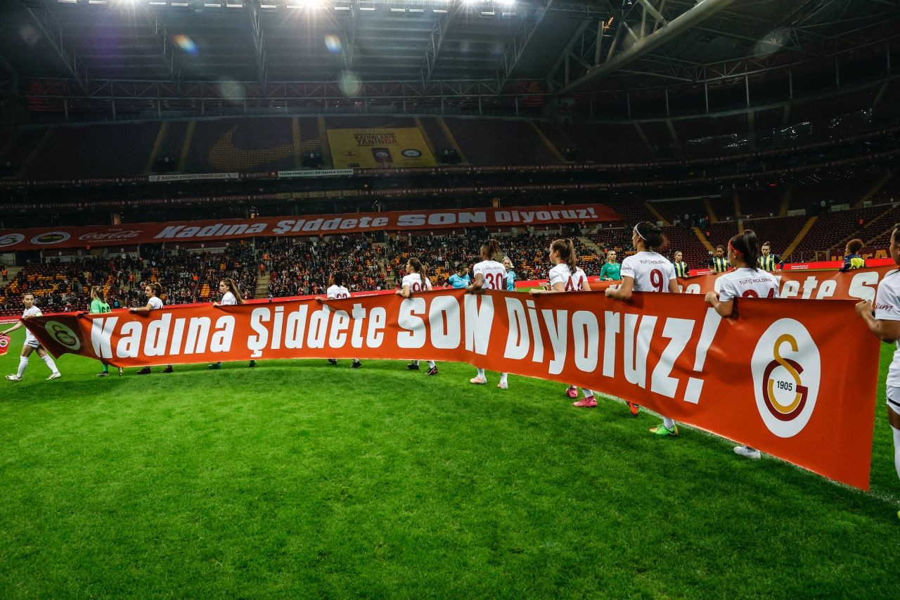 Galatasaray-Fenerbahçe kadın futbol maçında tarihi fark... İlk yarı 0-6, maç sonucu 0-7 - Sayfa 2