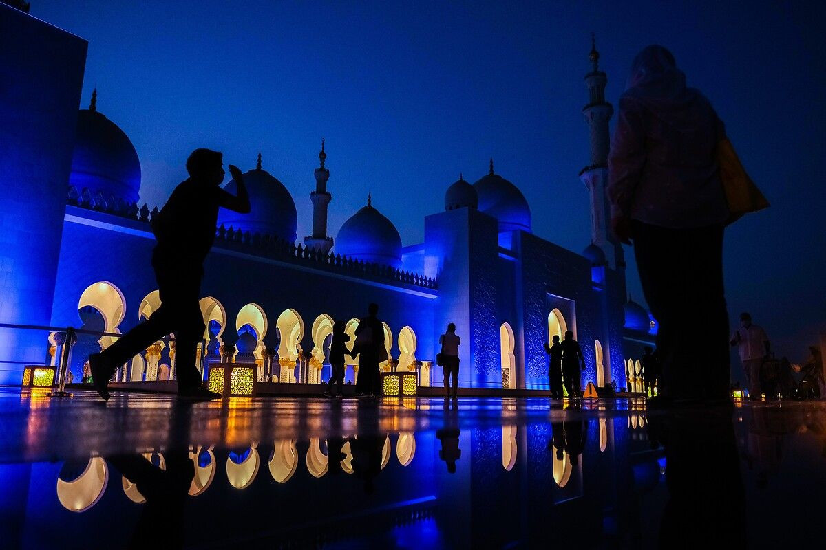 Dünyanın sayılı büyük camileri arasındaki Şeyh Zayid Camii göz kamaştırıyor - Sayfa 3