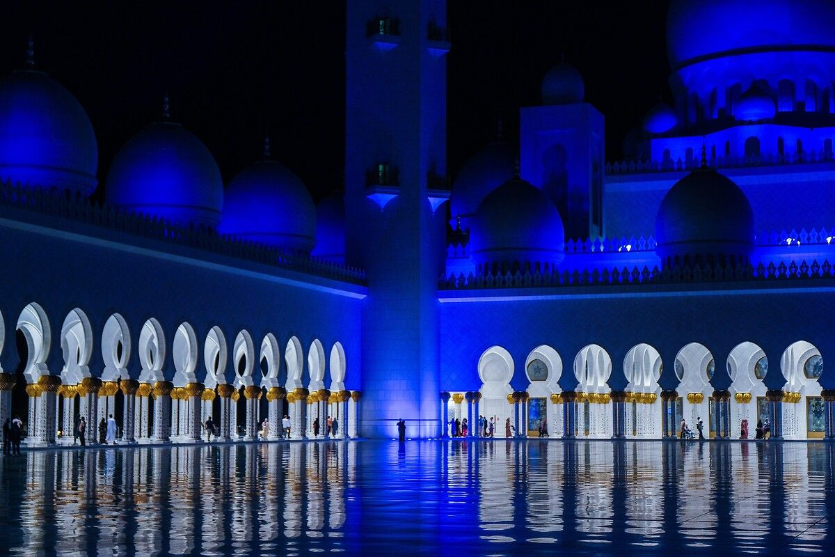 Dünyanın sayılı büyük camileri arasındaki Şeyh Zayid Camii göz kamaştırıyor - Sayfa 4