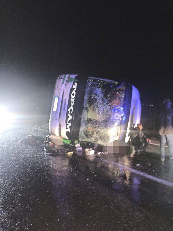Türkiye güne felaketle uyandı! Amasya'da yolcu otobüsü devrildi! Ölü sayısı artıyor... - Sayfa 4