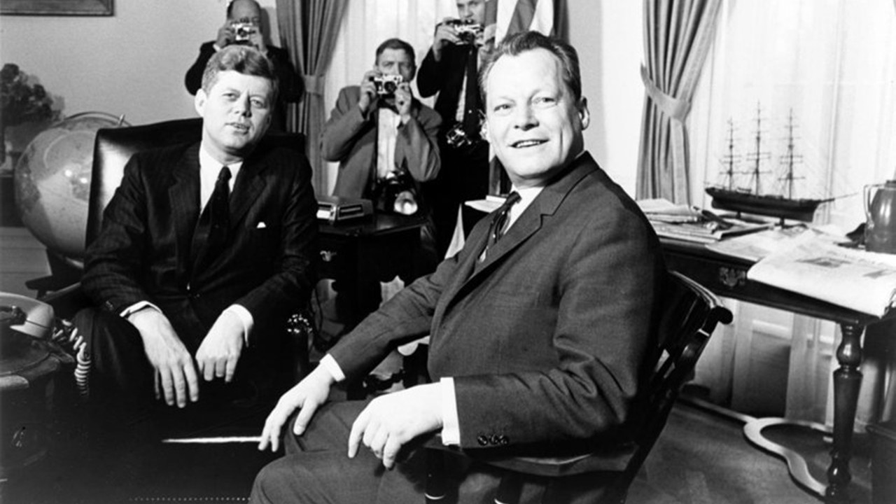Alman basınından çok konuşulacak iddia: Eski Almanya Başbakanı Willy Brandt, ABD muhbiriydi
