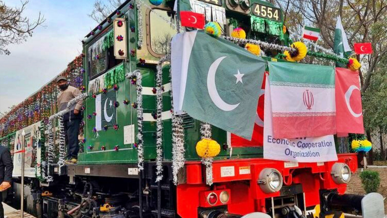 Arap basını: Türkiye, İran ve Pakistan ile demiryolu koridoru kurdu!