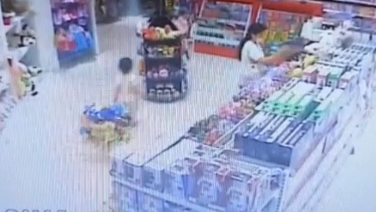 Aynı mağazaya ikinci defa giren hırsız yakalandı: O anlar kameraya böyle yansıdı