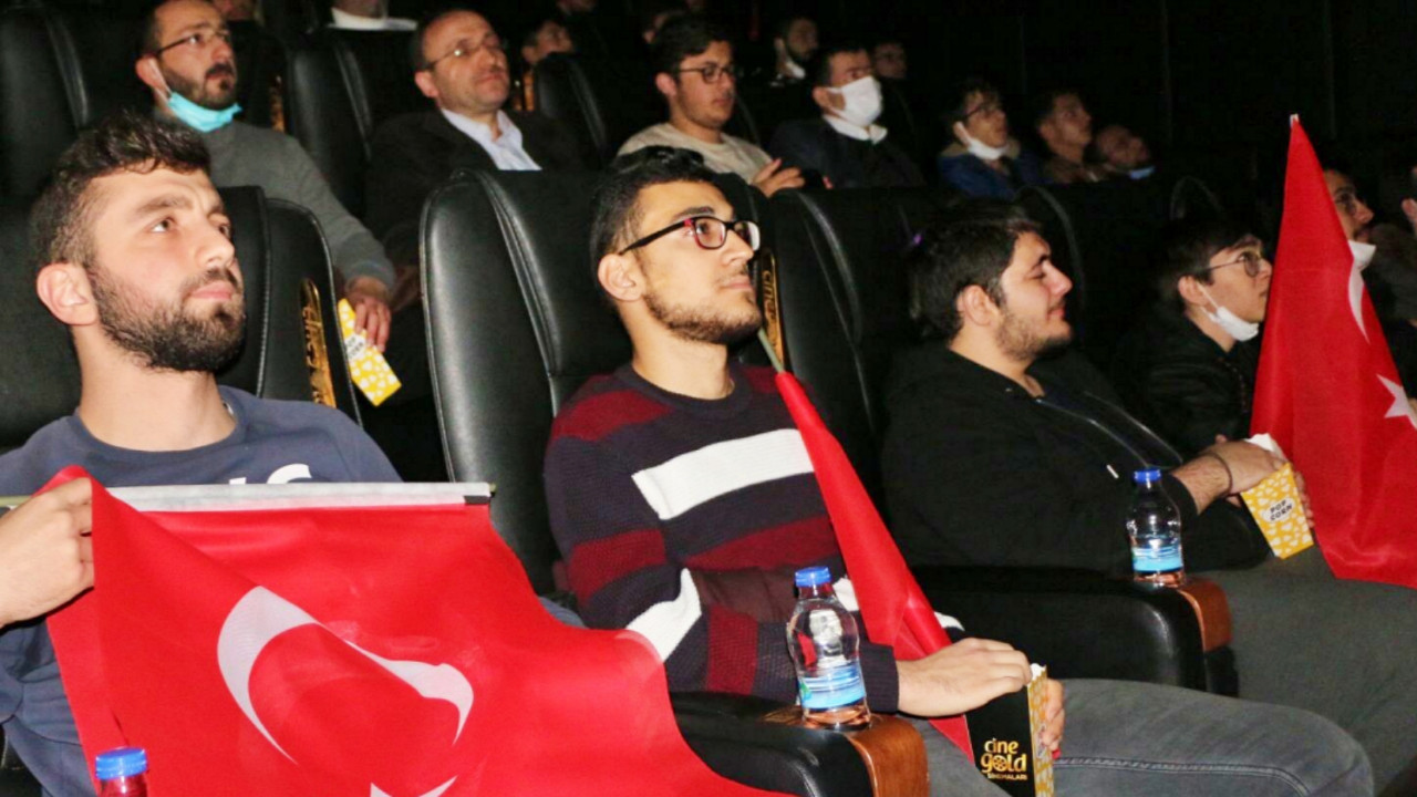 Samsun'da duygulandıran görüntü: Türk bayraklarıyla Eren'i izlediler!