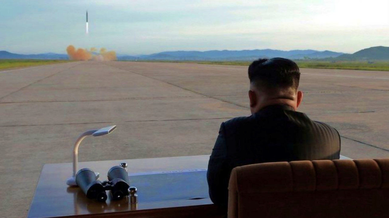 Kuzey Kore'nin füze denemesi ABD'de ticari uçuşları iptal ettirdi!