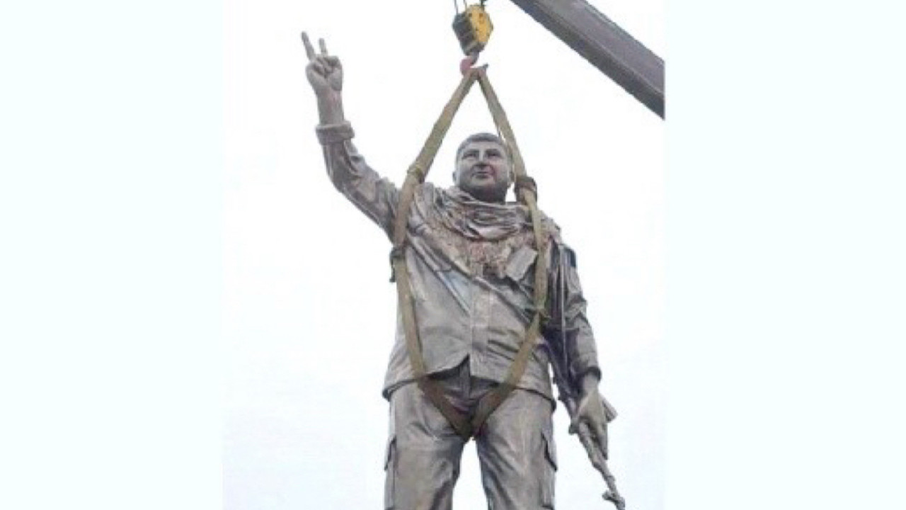 Sincar’da PKK'nın heykeli çatışmaya neden oldu!