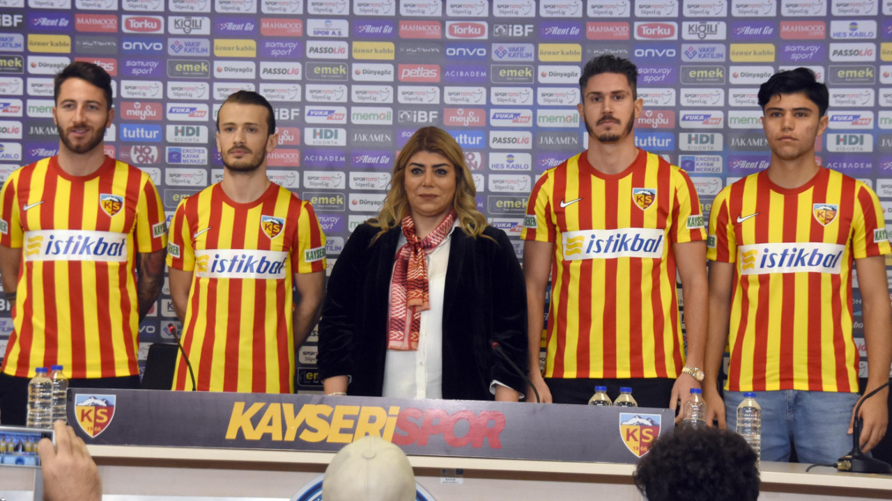 Kayserispor'da Andrea Bertolacci, Abdulkadir Parmak, Mert Çetin ve Arif Kocaman için imza töreni