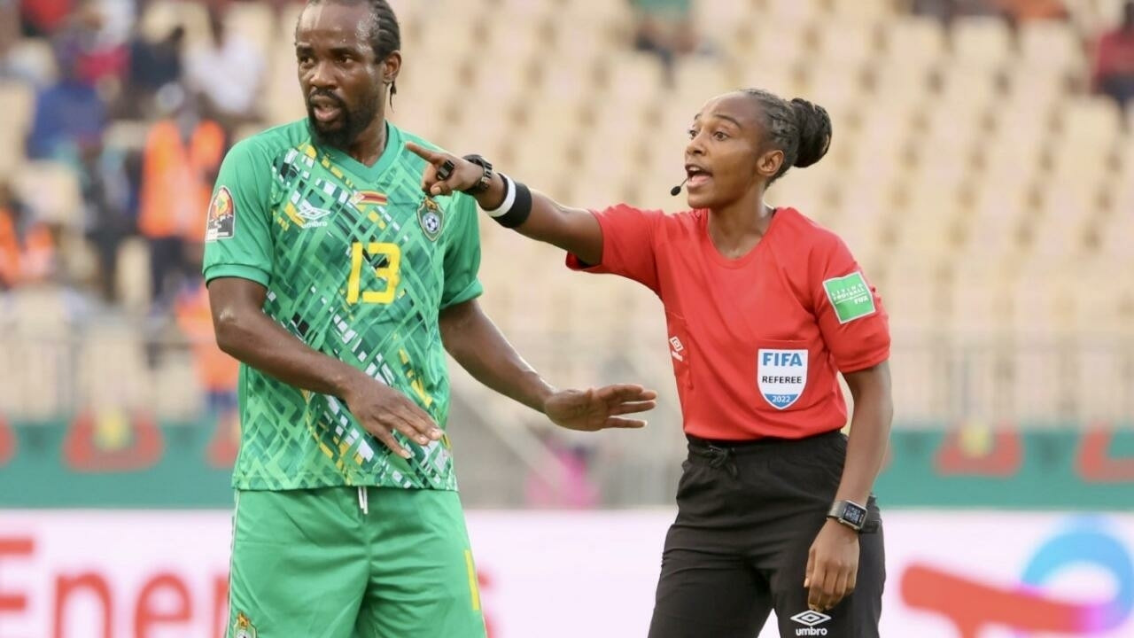 Salima Mukansanga, Afrika Uluslar Kupası maçı yöneten ilk kadın hakem oldu