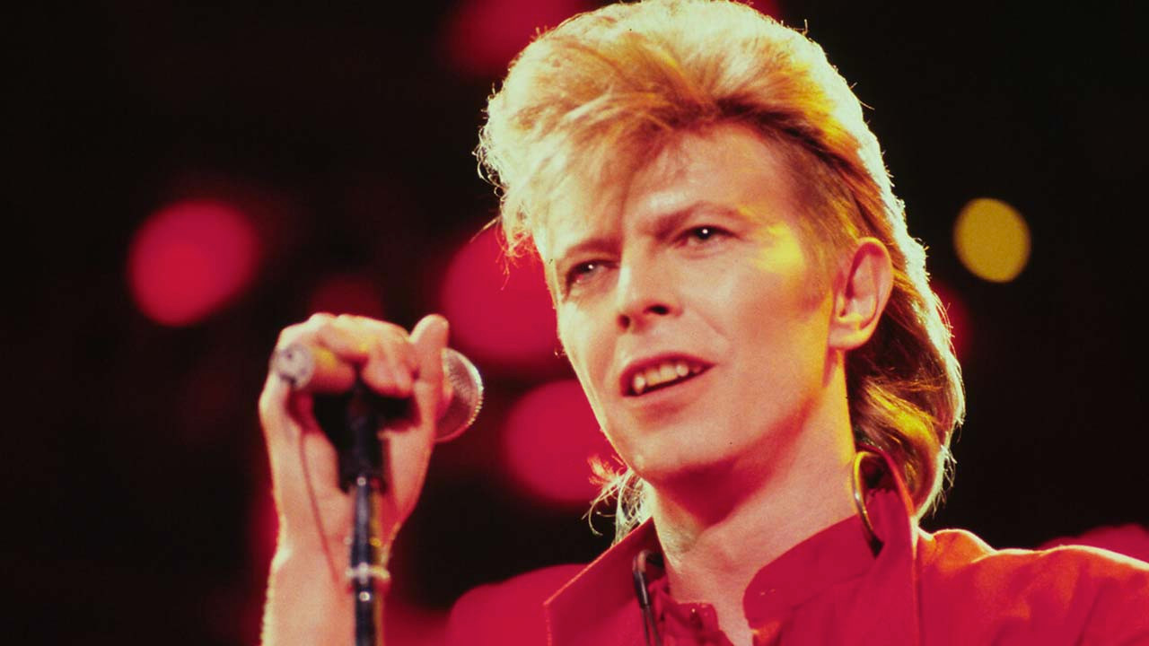 David Bowie, plak formatında 21. yüzyılda en çok albümü satılan sanatçı oldu