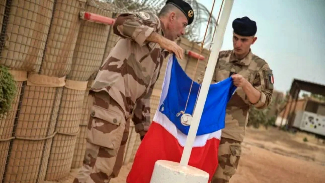 Mali'de Fransız askeri kampına saldırı: 1 Fransız askeri öldü!