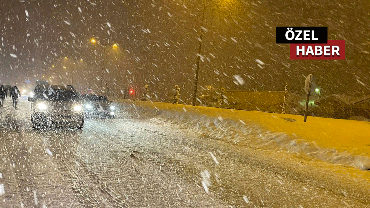 Hadımköy'de onlarca kişi araçlarında mahsur kaldı: Yakıtımız bitiyor, donmak üzereyiz!
