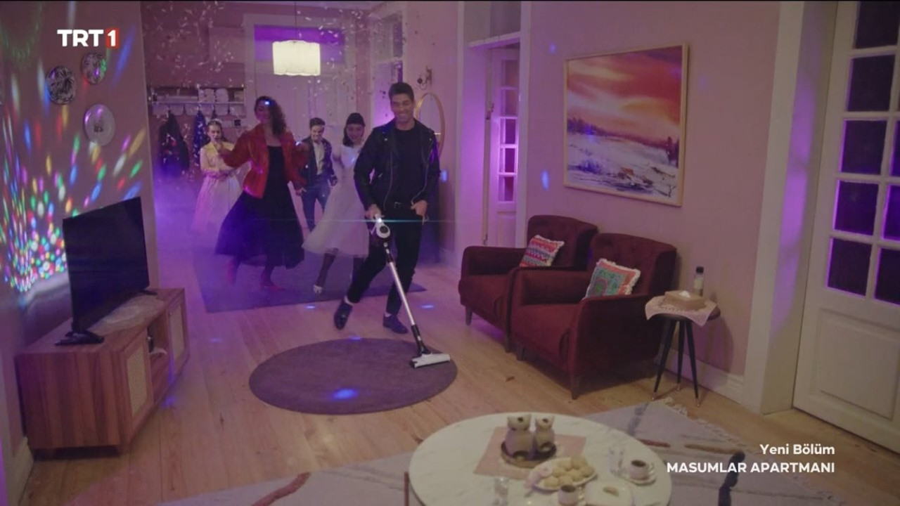 Masumlar Apartmanı Şükrü Özyıldız'ın Süpürge Dansı Sahnesi Sosyal Medyayı Yıktı!