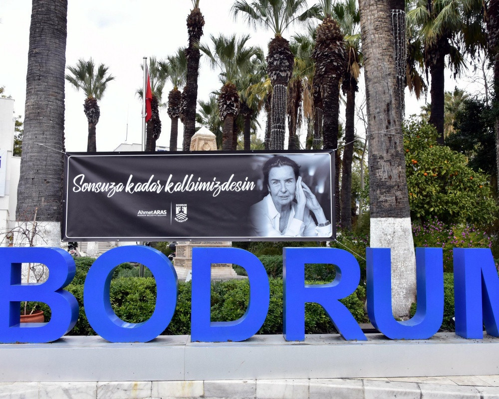Fatma Girik gözyaşları içinde Bodrum'da toprağa verildi