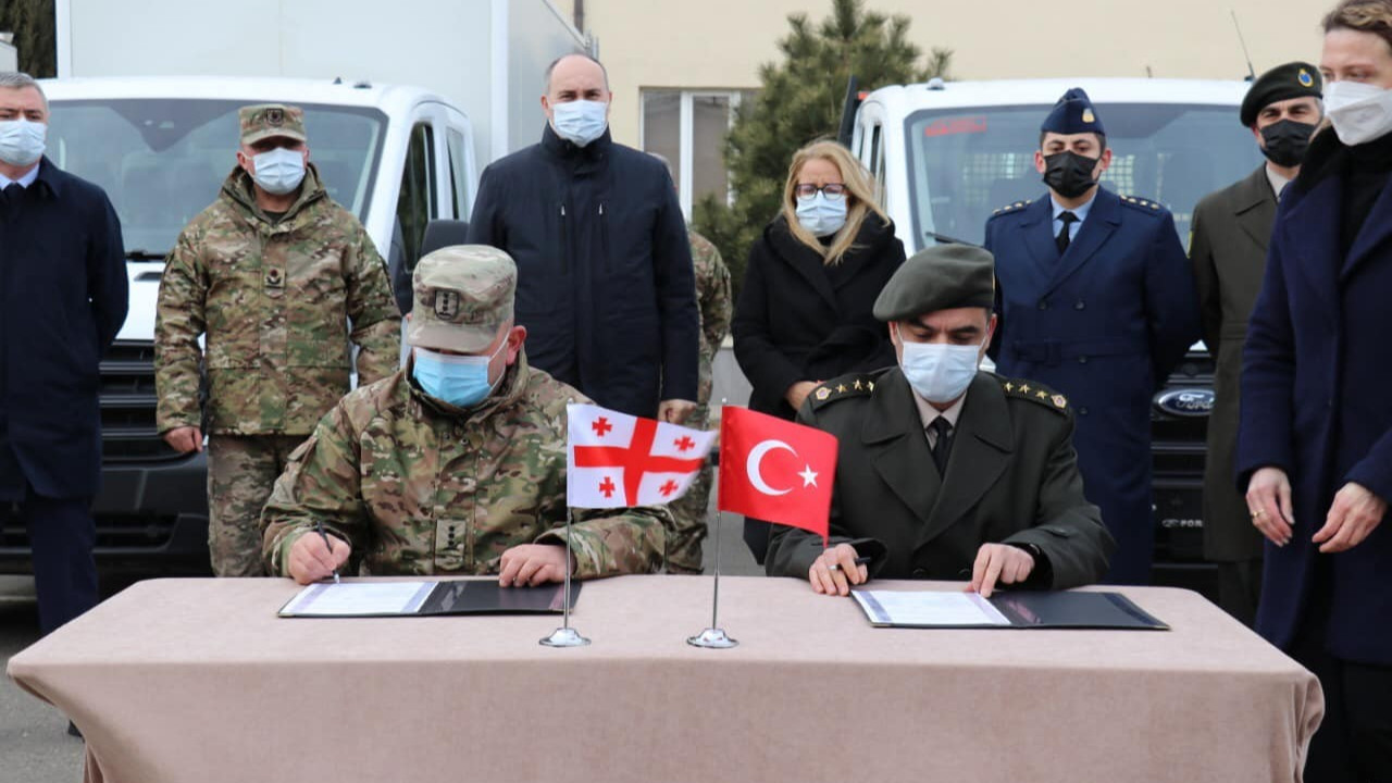 Gürcistan: Türkiye, ordumuza çok aktif destek veriyor!