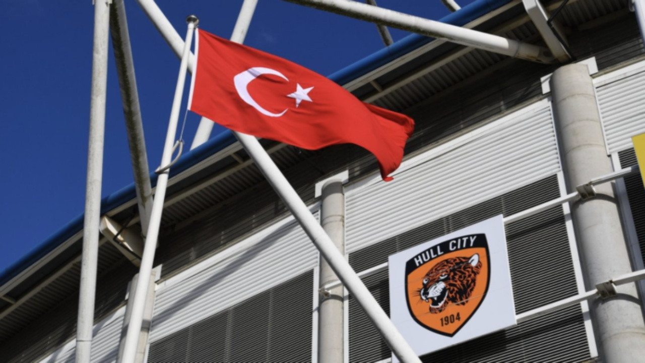 Hull City Stadına Türk Bayrağı Asıldı!