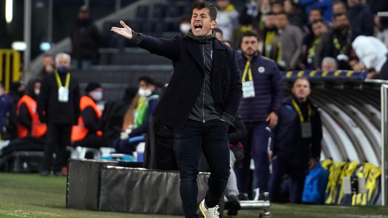 Emre Belözoğlu, Berkay Özcan'ın Fenerbahçe'ye attığı galibiyet golünü tahtaya çizmiş