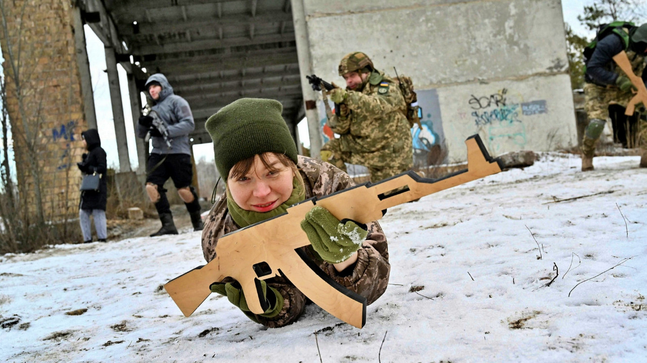 Ukrayna'da sivillere 'şehir savaşı' eğitimi veriliyor!