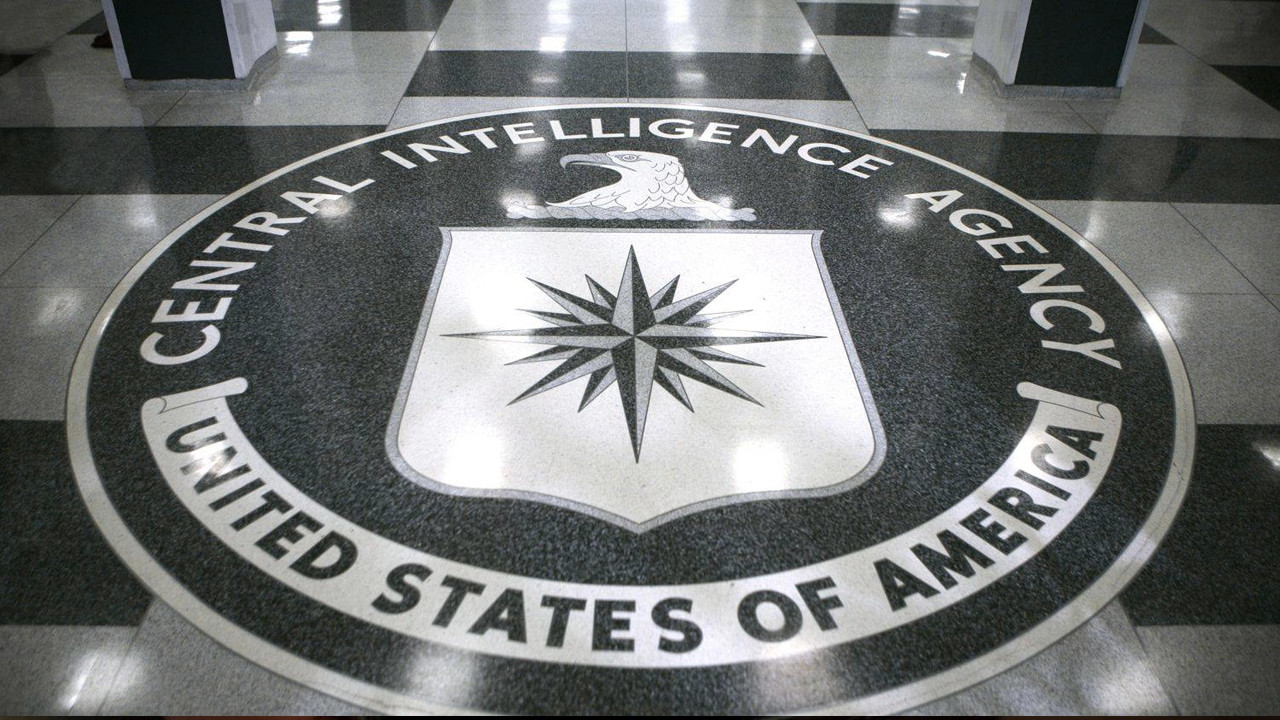 ABD'li senatörlerden CIA için flaş iddia: ABD'lilerin verilerini gizlice topluyorlar