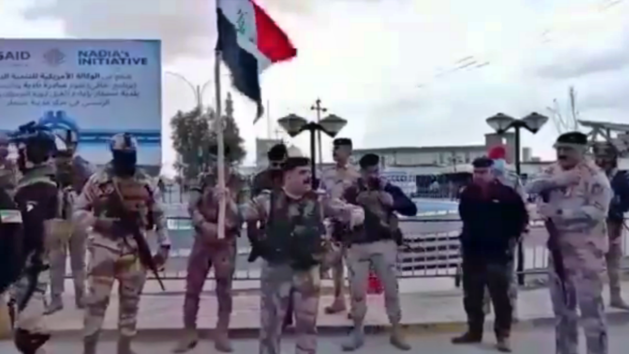 Iraklı komutanın öfke anları: Öcalan posteri asanı bu meydana gömerim!