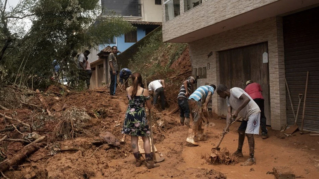 Brezilya'da sel ve toprak kayması felaketinde can kaybı artıyor! 100'ün üzerine çıktı