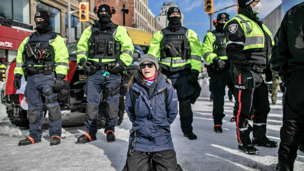 Kanada polisinden parlamento önündeki protestolara sert müdahale!