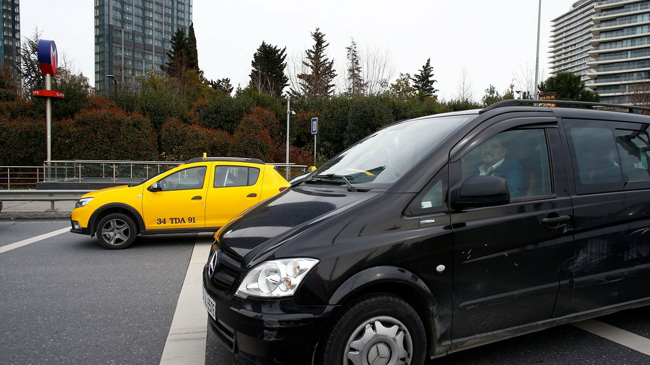 UBER, 8 yolcu kapasiteli siyah taksi ile İstanbul'da hizmet vermeye başladı!