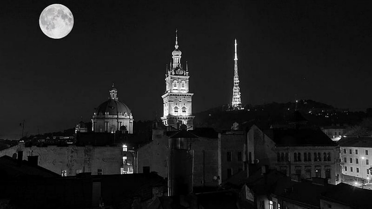 Polonya sınırındaki Lviv kentinde ışıkları söndürme emri verildi!
