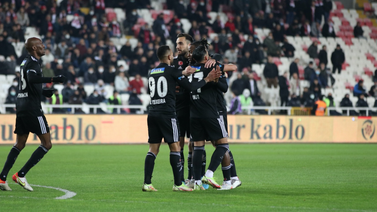 Beşiktaş seriye taktı... Sivasspor deplasmanında 3 puan 3 golle geldi