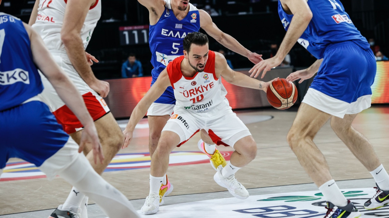 A Milli Takımı, FIBA 2023 Dünya Kupası Elemeleri 4. maçında Yunanistan'a yine mağlup