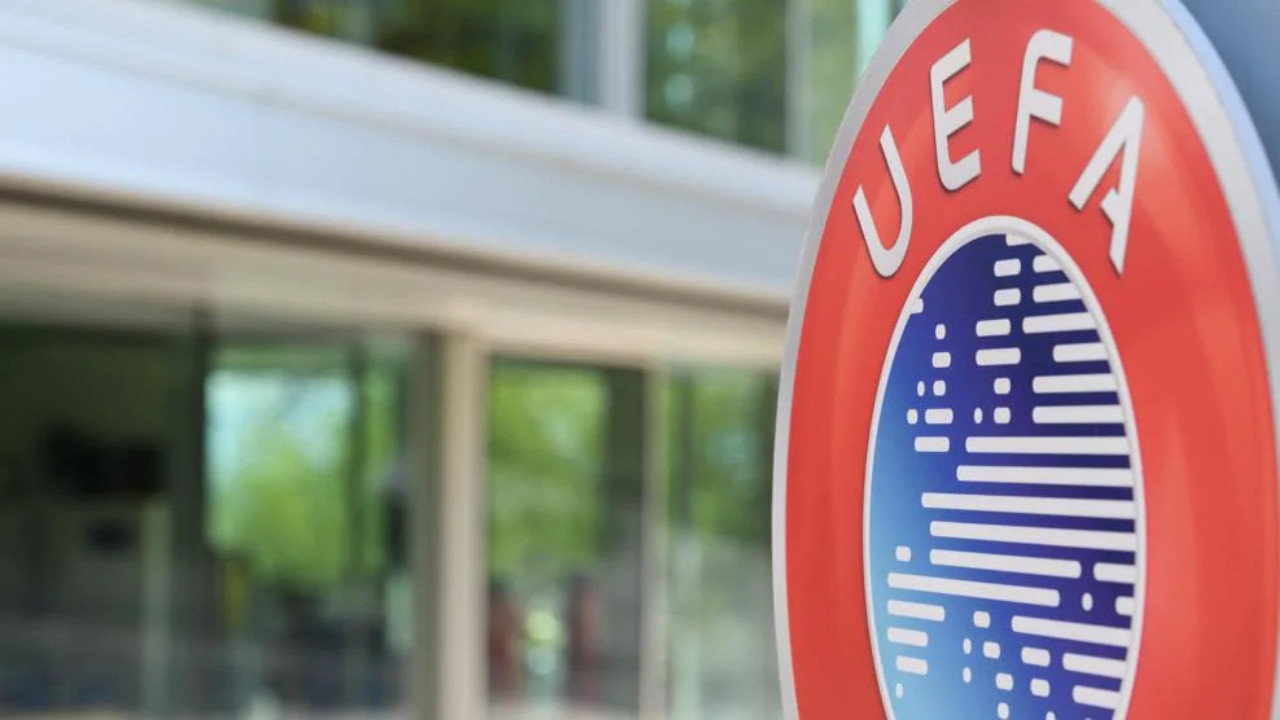 Rus kulüpleri ve milli takımlarının hem FIFA hem UEFA organizasyonlarına katılımı askıya alındı