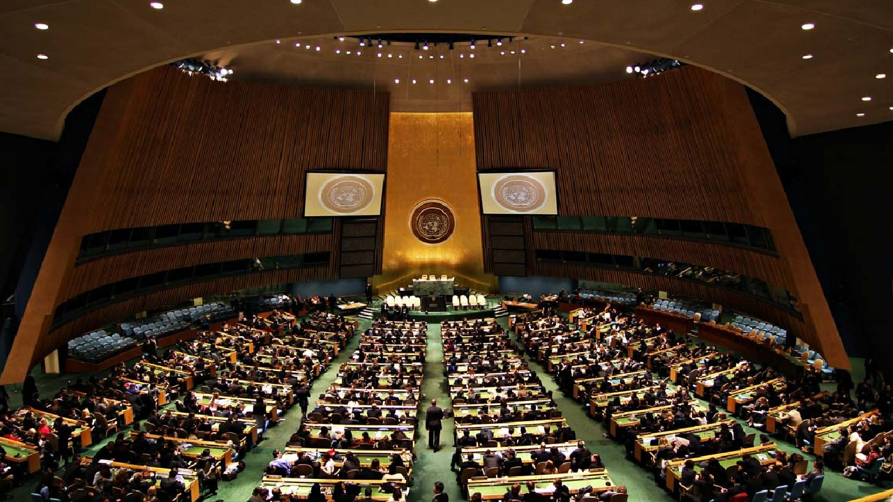 BM, Rusya'yı kınayan karar tasarısını 5'e karşı 141 oyla kabul etti!