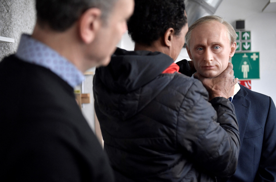 Vladimir Putin'in balmumu heykeli Paris müzesinden kaldırıldı - Sayfa 4