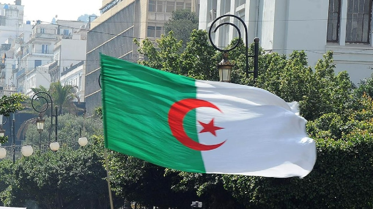 Cezayir’in Kiev Büyükelçiliği “güvenlik” gerekçesiyle faaliyetlerini durdurdu