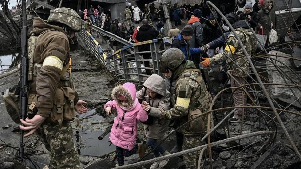 Rusya sivil hedefleri vurmaya devam ediyor: 400 kişi enkaz altında