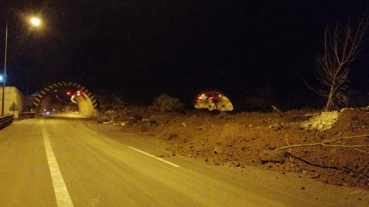 Bolu Dağı Tüneli, heyelan sebebiyle çift yönlü trafiğe kapatıldı!