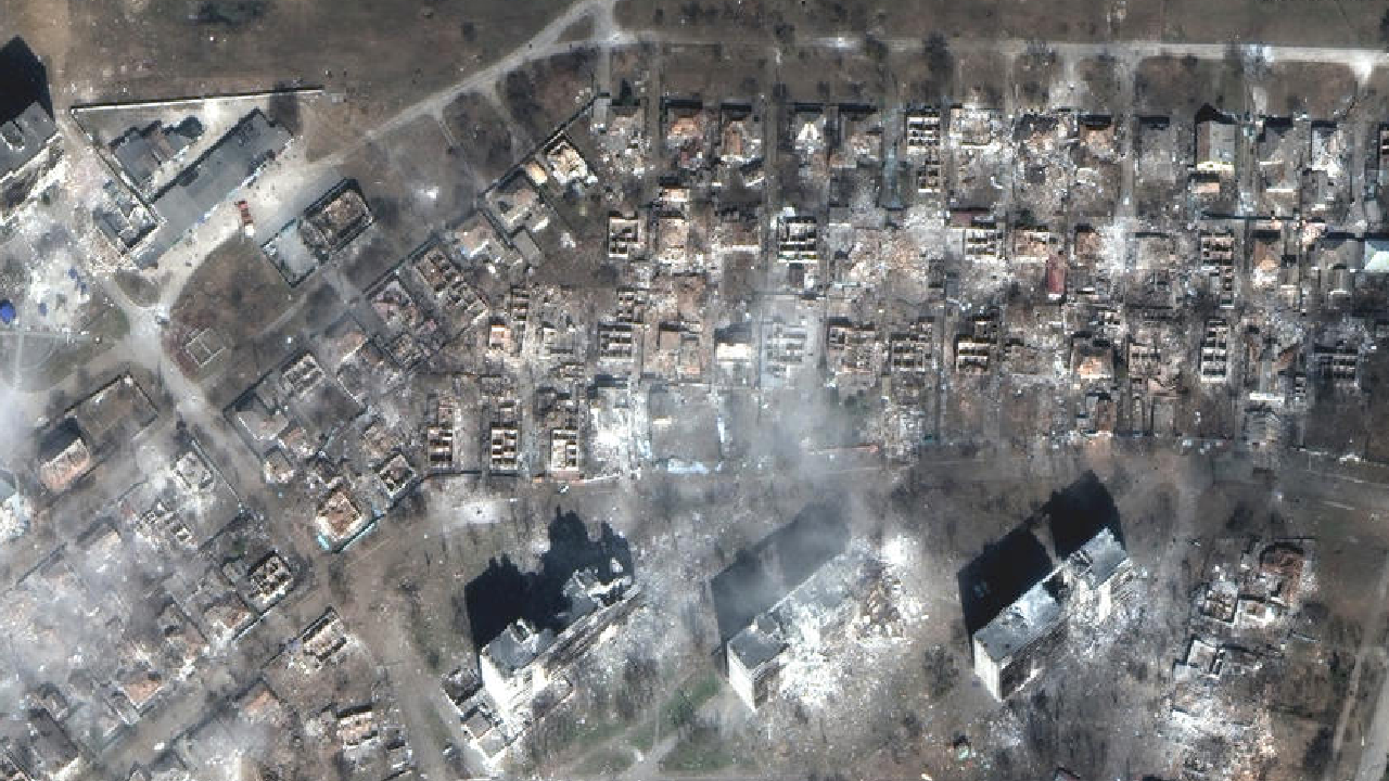Mariupol insani bir felaketin eşiğinde! Kentteki korkunç yıkım görüntülendi