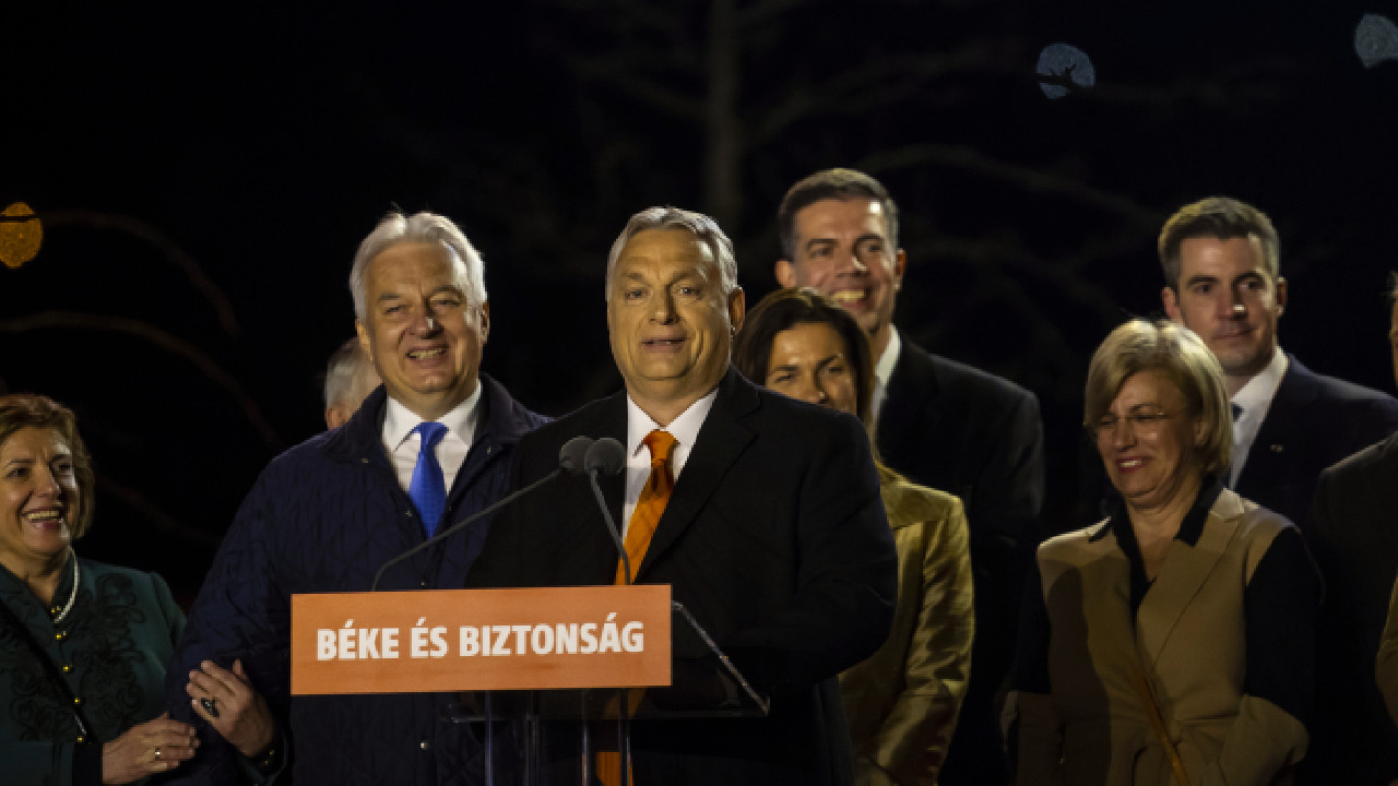 Macaristan'da 6 partiden oluşan muhalefet bloğuna rağmen seçimi Orban kazandı