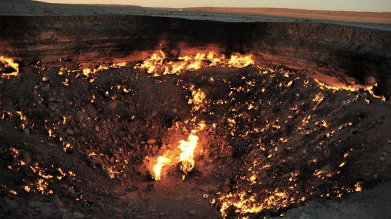 "Cehennem kapısı" olarak biliniyor... 50 yıldır yanan gaz krateri kapanıyor