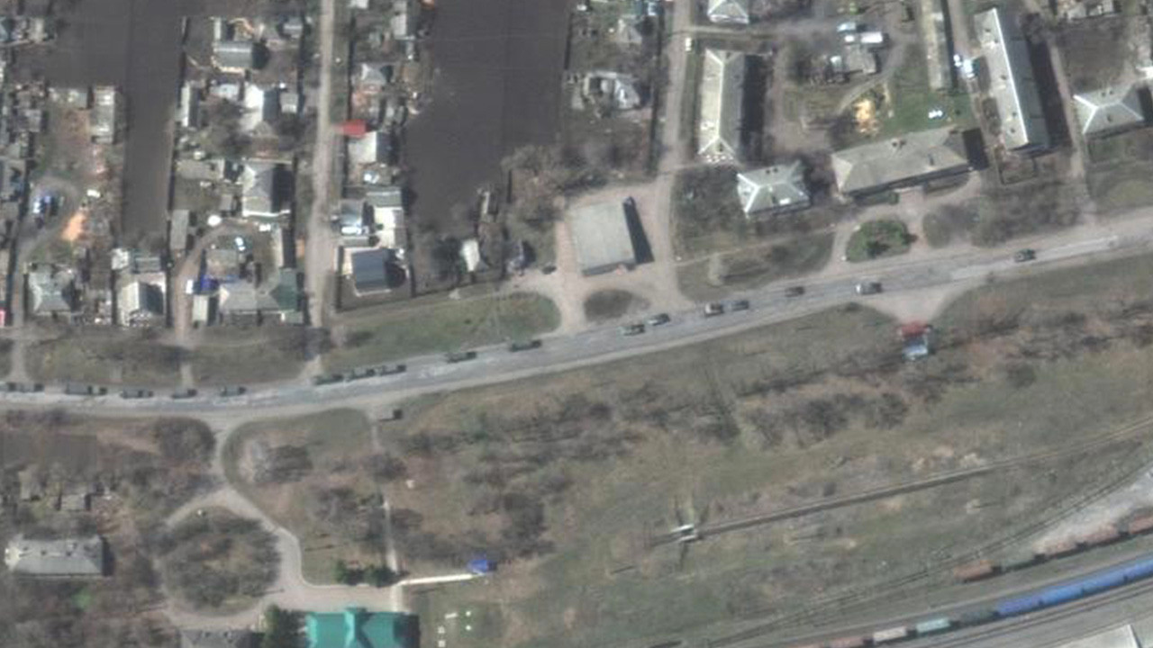 Harkov'a ilerleyen 13 kilometrelik Rus konvoyu uydudan böyle görüntülendi