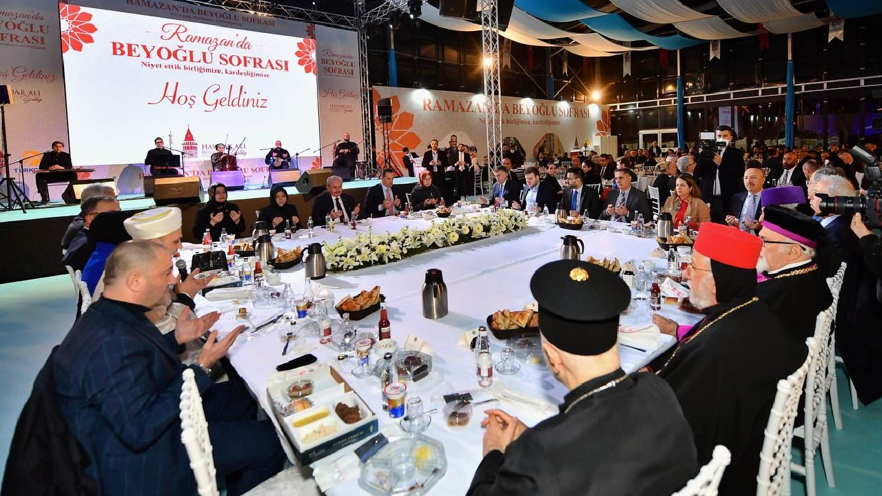 TBMM Başkanı Şentop 'Beyoğlu Sofrası'na katıldı: Oruç bir cennet tebessümüdür